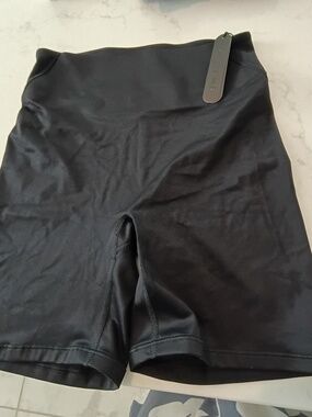 Skims Biker Short Small NWT